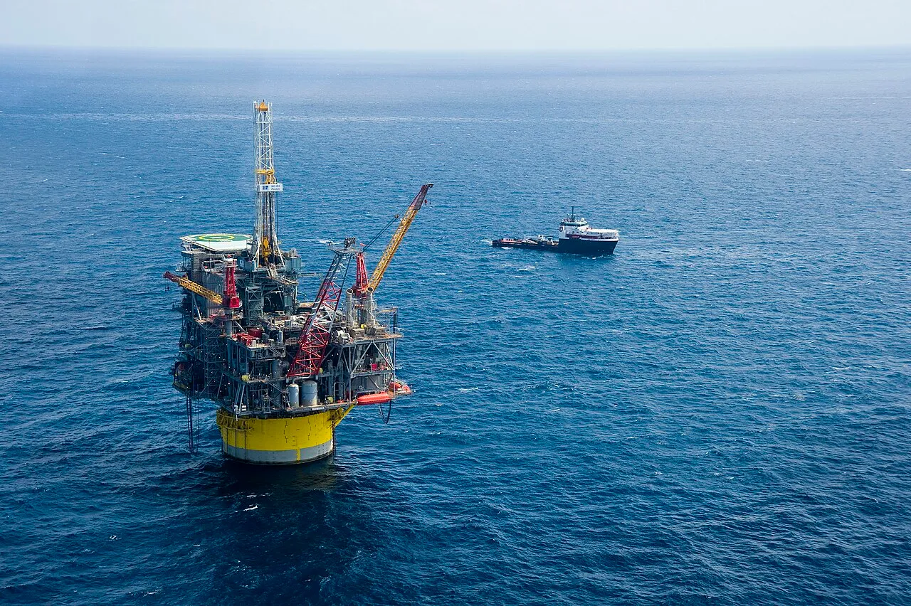 Offshore oil and gas production platform